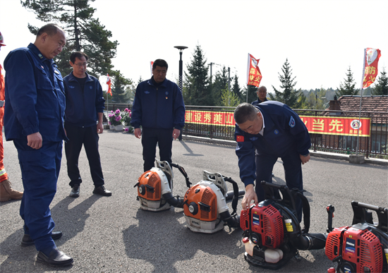 1760084042593308.jpg 泉林公司領(lǐng)導深入一線督導檢查安全防火工作(5).jpg